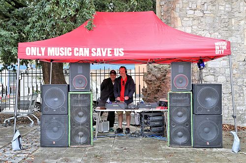 Holyrood  DJ's