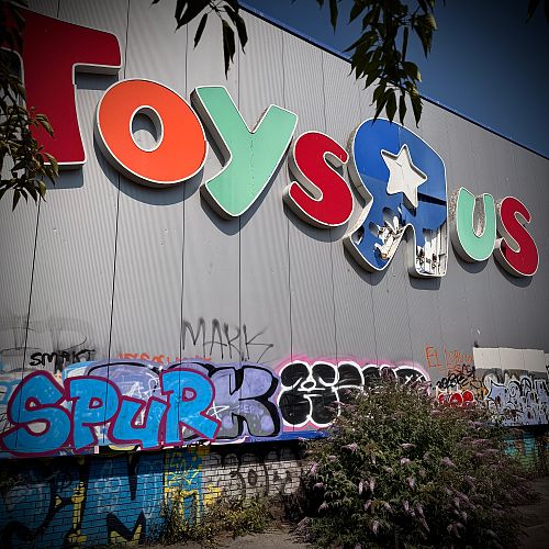 Toys R Us wasteland